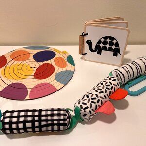 Lovevery Looker Play Kit 0-12 Weeks Toys